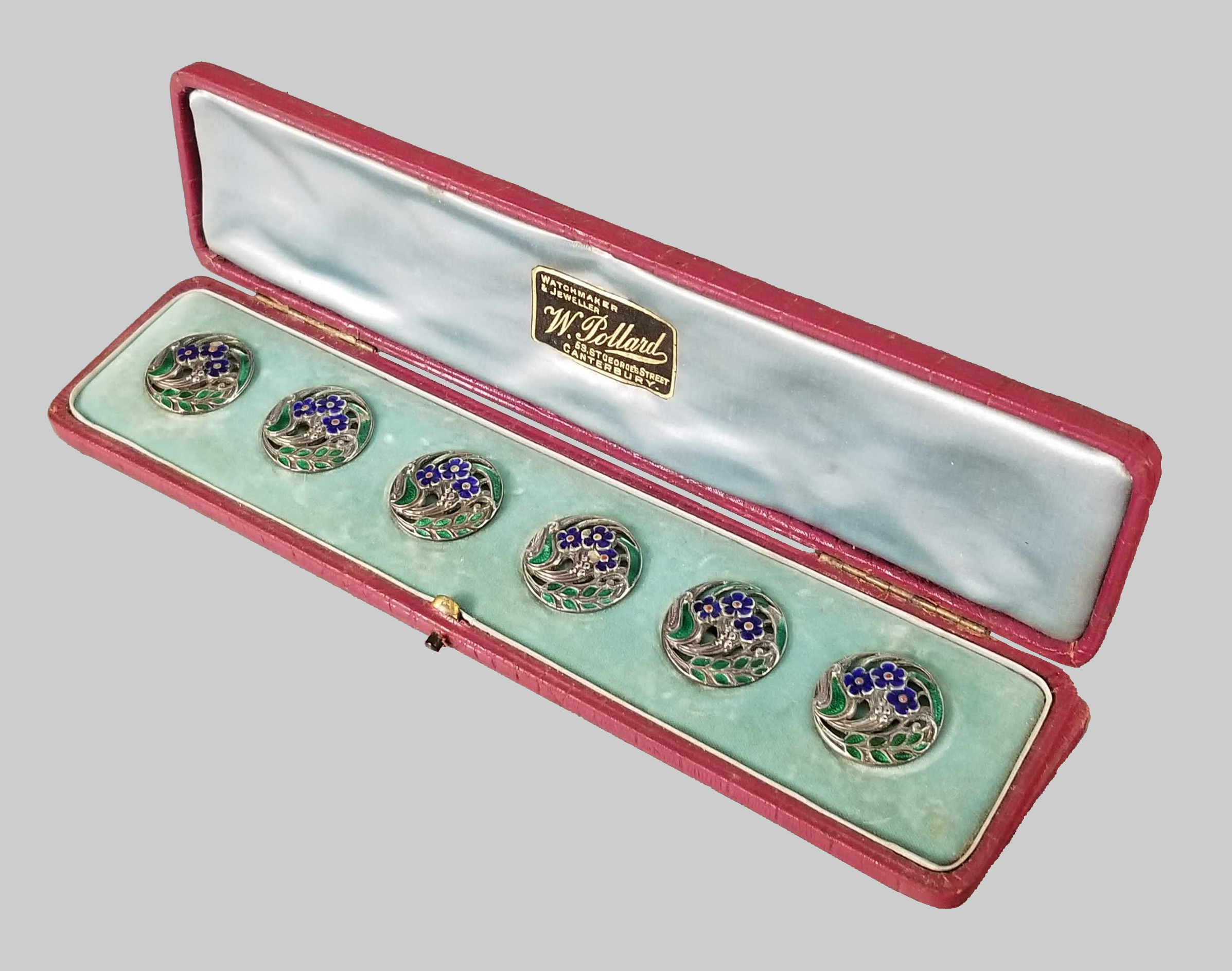 Fig. 4b - Harry Synyer and Charles Joseph Beddoes, Buttons with Forget-me-nots, 1900, sterling silver and enamel, TRRF Collection.